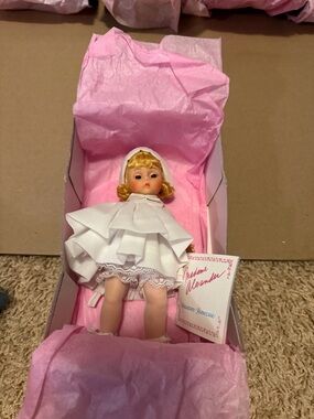 Madame Alexander Nurse 308 8” tags & original box